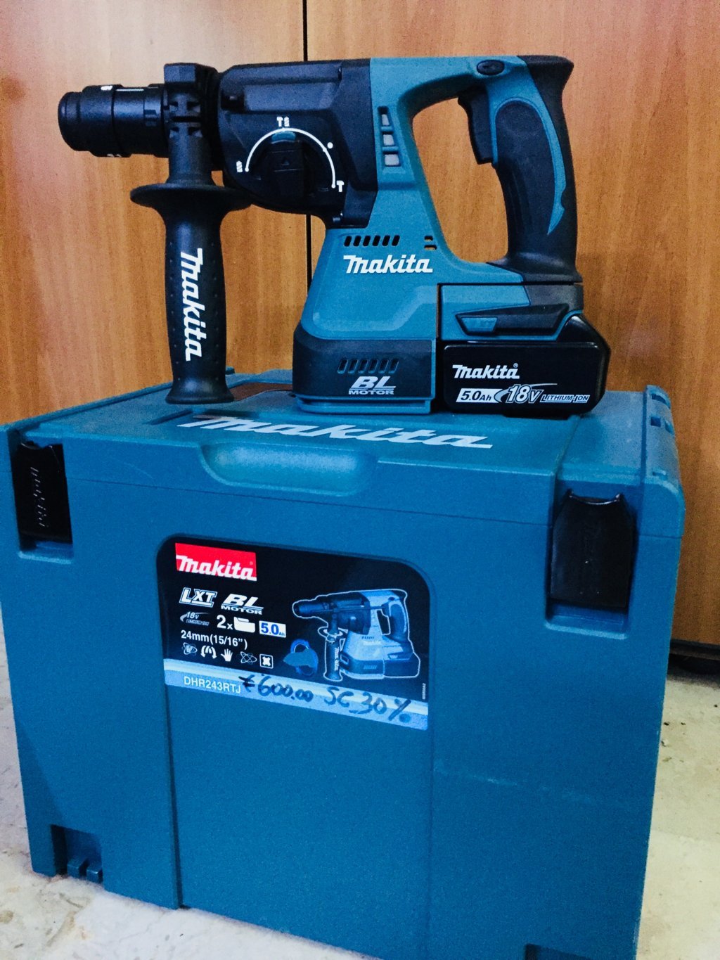 TASSELLATORE SDS PLUS 3 FUNZIONI 4,0Ah Makita DHR243RTJ